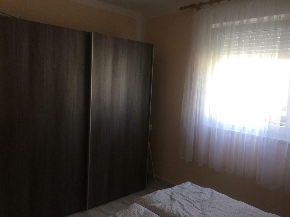 Palit Obiteljski Apartman Filip U Blizini Plaze Za Djecu מראה חיצוני תמונה
