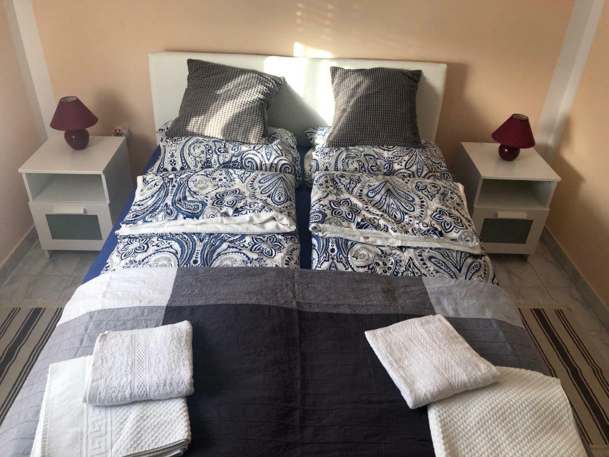 Palit Obiteljski Apartman Filip U Blizini Plaze Za Djecu מראה חיצוני תמונה